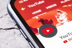 YouTube deja de monetizar contenido que niegue el cambio climático