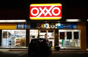 Clientes de Santander ya podrán retirar dinero en OXXO