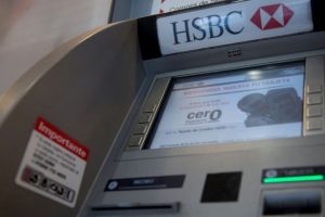 HSBC anuncia bonificación a clientes tras falla en tarjetas