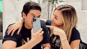 Mariana Rodríguez y Samuel García rifarán iPhone 13 entre ‘seguidores’