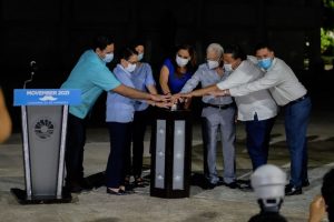 Encienden palacio municipal de Benitp Juárez de azul por lucha contra el Cáncer de Protastata