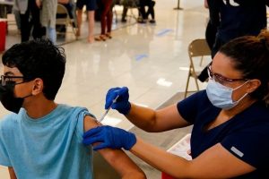 Anuncian vacunación para adolescentes de 15 a 17 en Centro