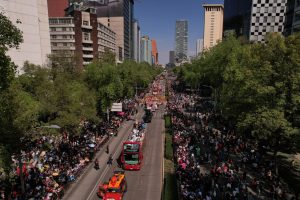 Más de un millón de personas asisten a desfile del Día de Muertos en CDMX