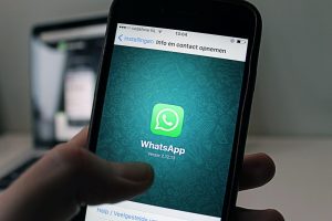 Así puedes desenfocar las fotos de perfil de contactos en WhatsApp Web