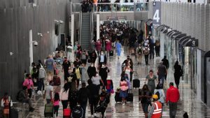 Salud retirará cuestionarios para detectar Covid en aeropuertos