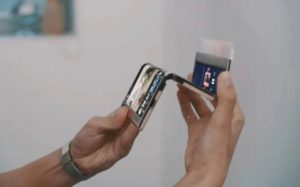 Samsung alista un teléfono plegable con tres pantallas