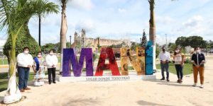 El gobernador Mauricio Vila entrega al Pueblo Mágico de Maní el distintivo Best Tourism Villages de la OMT
