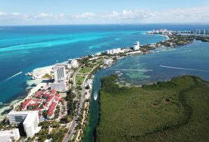 En Cancún disfrutan playas limpias y certificadas