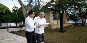 El gobernador, Mauricio Vila y el presidente Andres Manuel López Obrador se reúnen para dar seguimiento al proyecto del Tren Maya en Yucatán