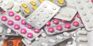 ¿Qué medicamentos no deben utilizar las personas con covid-19?