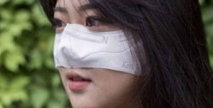 Corea del Sur lanza polémica mascarilla nasal contra COVID-19