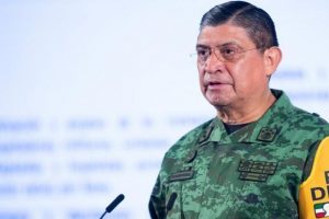 Luis Cresencio Sandoval, da positivo a COVID-19 por segunda vez