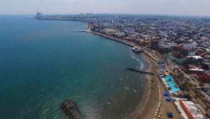 Analiza Cofepris agua de 11 playas del puerto de Veracruz