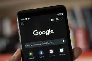 Google tendrá un modo más oscuro que el actual para su app móvil