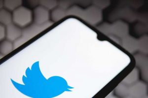 Usuarios de Twitter reportan fallas parciales en su servicio