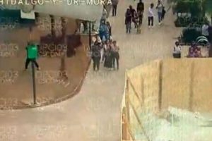 Encapuchadas destruyen instalaciones del Metro Hidalgo en marcha 8M