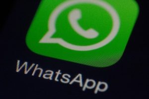 WhatsApp ya permite ocultar foto y hora de conexión a contactos en específico