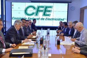 CFE acuerda un aumento salarial del 3.5 por ciento con su sindicato