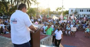 Ante solidarenses Nivardo Mena asegura paz y tranquilidad para Quintana Roo
