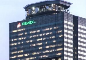 Pueden tomar Pemex, pero no daremos contratos ni plazas: AMLO