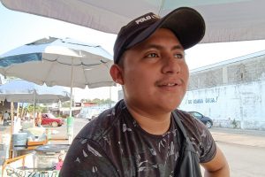 Ante intenso calor, vendedores de pozol en Tabasco obtienen ganancias de hasta mil pesos al día