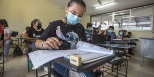 Cerca de 6 mil alumnos presentan examen de ingreso a secundarias públicas en Yucatán