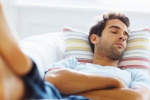 Dormir poco y mal: 5 efectos negativos para la salud de la falta de sueño
