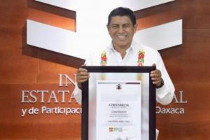 Otorgan a Salomón Jara constancia como gobernador electo de Oaxaca