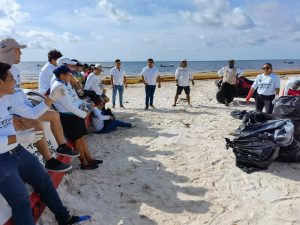 Con limpieza de playas, conmemoran en tulum el día mundial de la gente de mar
