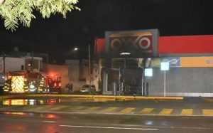 FEMSA reporta 25 tiendas OXXO incendiadas en Guanajuato durante jornada violenta