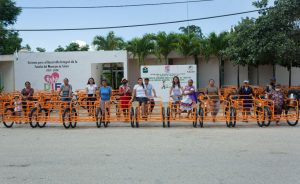 EN APOYO A LAS FAMILIAS: Entrega Ileana Canul triciclos para traslado de productos agrícolas