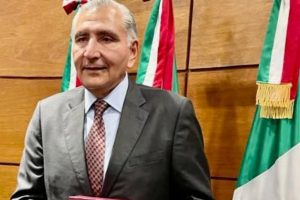 El secretario de Gobernación, Adán Augusto López entrega Cuarto Informe de Gobierno de AMLO