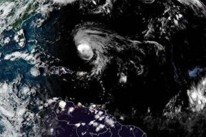 «Earl’ se convierte en huracán categoría 3 en el Atlántico Norte