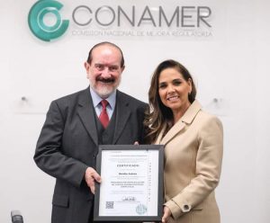 Recibe Mara Lezama certificado SIMPLIFICA por trabajo en Benito Juárez