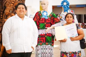 Impulsa Marciano Dzul Caamal a Artesano de Tulum: Participan y logran 5 privilegiados lugares en concursos estatales de este año