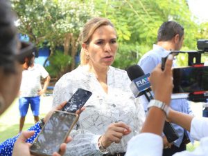 Lili Campos entregará 33 mil uniformes escolares gratuitos