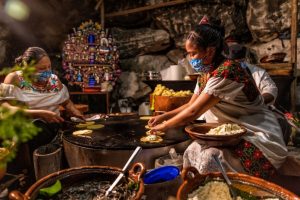 Grupo Xcaret listo para celebrar las fiestas mexicanas invitando a 32 cocineras del país