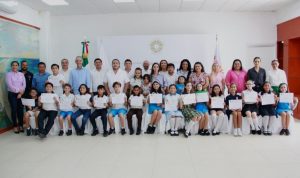 Reciben ganadores constancias de «Cabildo Infantil Por Un Dia»