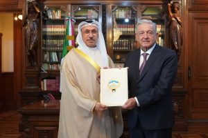 AMLO recibe cartas credenciales de embajadores de España, Kuwait y el Vaticano