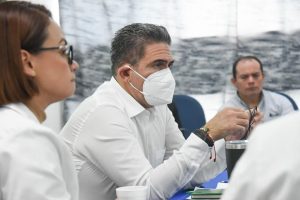 Flavio Carlos Rosado se reúne con directores de hospitales generales y comunitarios