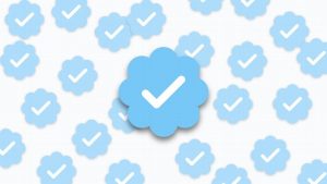 Twitter cobrará 8 dólares por verificación de cuenta