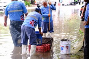 Activan operativo de limpieza de alcantarillas en Solidaridad por fuertes lluvias