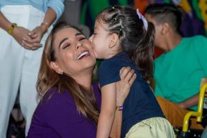 Teletón reconoce trabajo de Mara Lezama por la inclusión