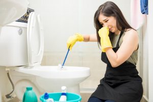 ¿Cómo eliminar el olor a pipí del baño?