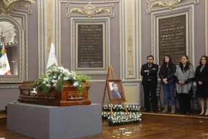 Congreso de Puebla rinde un homenaje póstumo al gobernador Miguel Barbosa