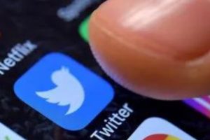 Twitter restaura las cuentas de varios periodistas que había suspendido