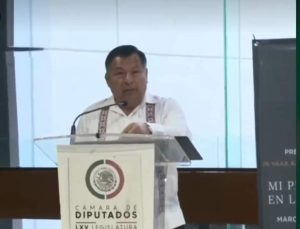 Presenta Marciano Dzul Caamal su obra literaria «Mi Primer Libro en Lengua Maya»