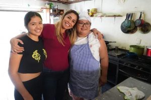 Marybel Villegas comparte los resultados de su trabajo legislativo con habitantes de Cancún