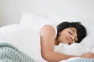 ¿Qué le sucede al cuerpo cuando dormimos menos de seis horas?