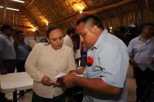 Gobierno de Mara Lezama brinda atención cercana a habitantes de Felipe Carrillo Puerto
